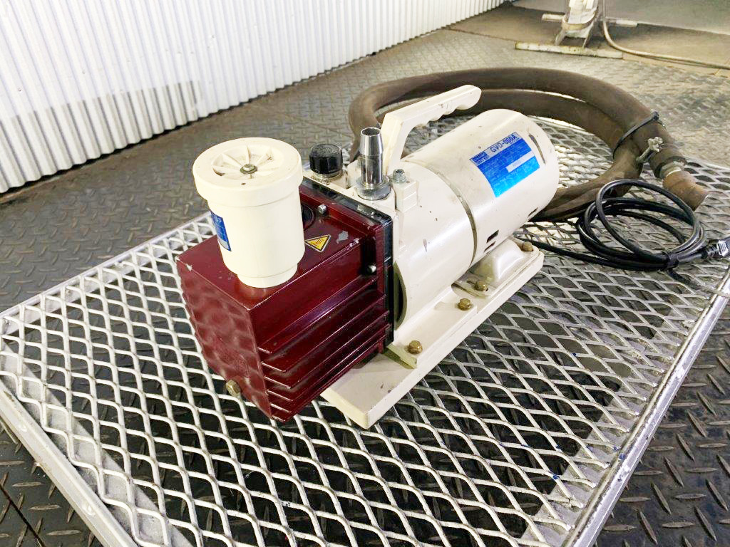 アルバック　Ｇ−10ＤＡ　直結型油回転真空ポンプ