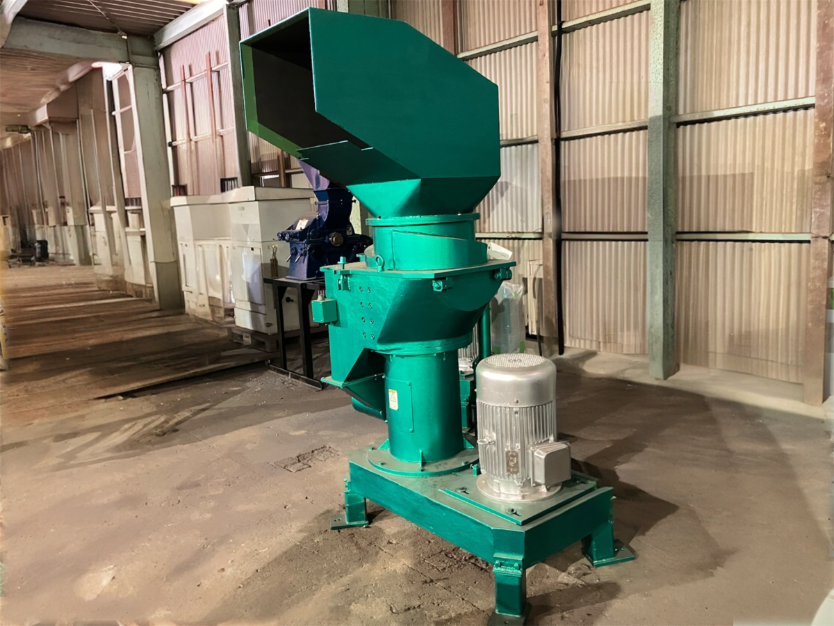 ＜ORIENT/オリエント＞竪型粉砕機 VM-42K　三相200V　15kw②