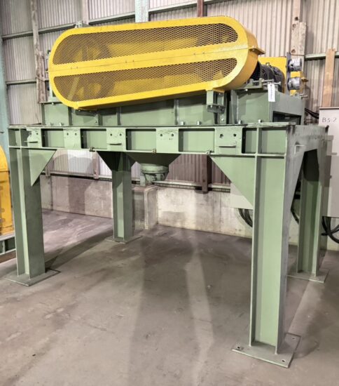 ★新入荷★ ロールクラッシャー MRC-20 投入口740×490mm 3.7kW×2基 ＜マキノ＞