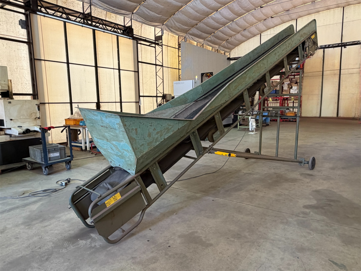 ＜光洋機械産業＞コンベヤ　KMN40-6　2006年製　ベルト幅400mm　機長6000mm